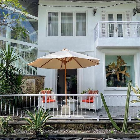 Villa Putih - Canggu beach house 150m Berawa beach Bagian luar foto