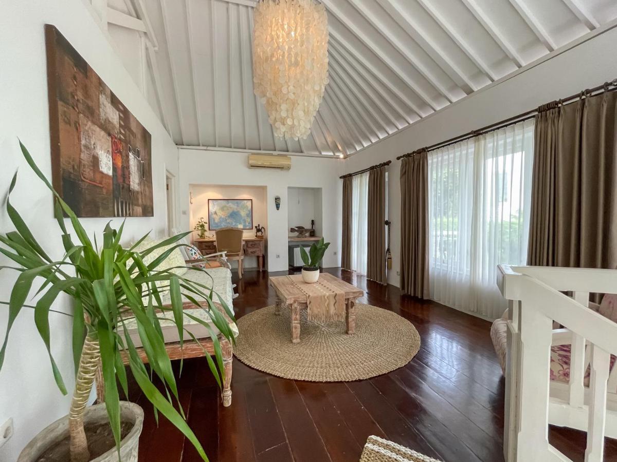 Villa Putih - Canggu beach house 150m Berawa beach Bagian luar foto