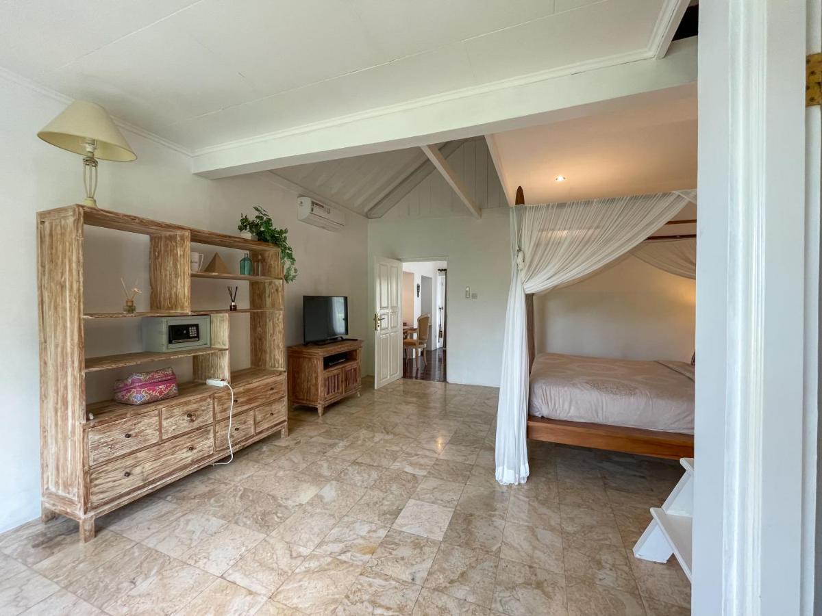Villa Putih - Canggu beach house 150m Berawa beach Bagian luar foto