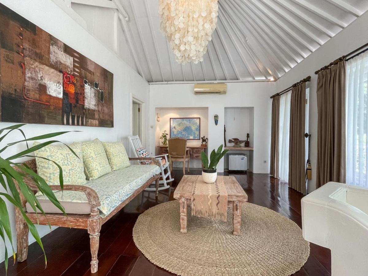Villa Putih - Canggu beach house 150m Berawa beach Bagian luar foto
