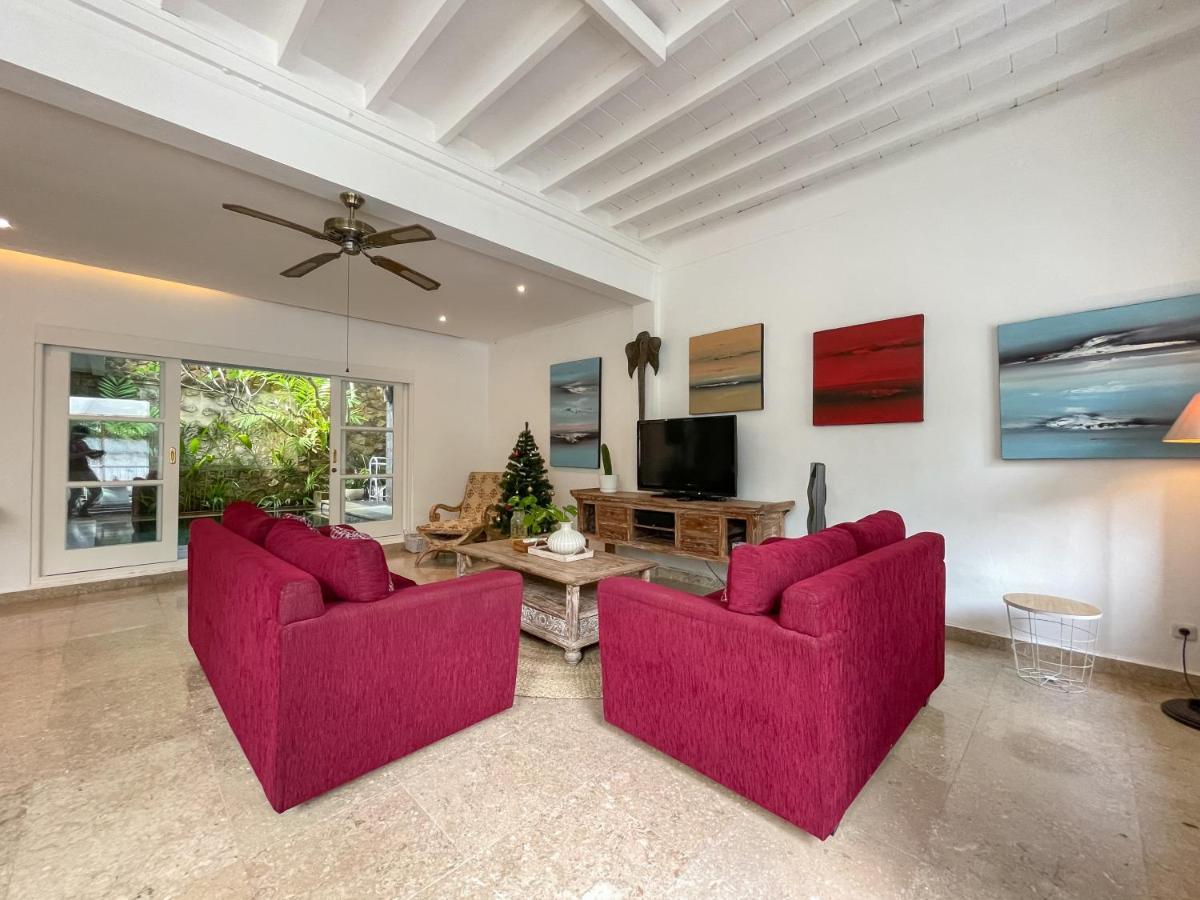 Villa Putih - Canggu beach house 150m Berawa beach Bagian luar foto