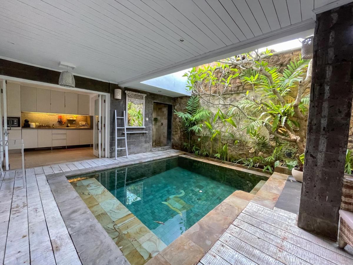 Villa Putih - Canggu beach house 150m Berawa beach Bagian luar foto