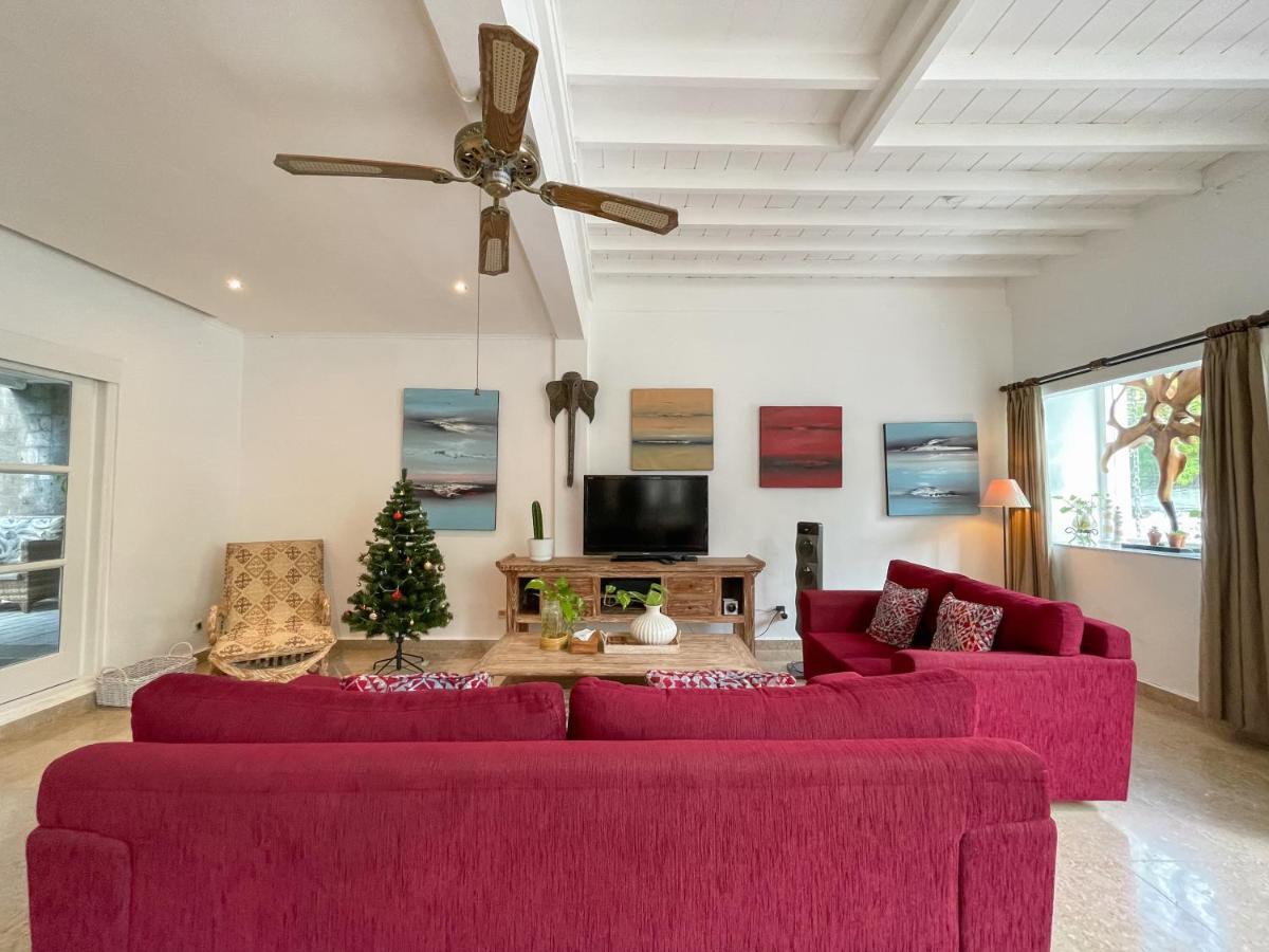 Villa Putih - Canggu beach house 150m Berawa beach Bagian luar foto
